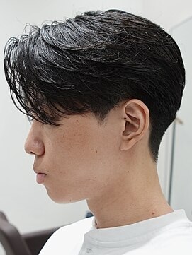 カルム(kalm) メンズセンターパートウルフセンターパートニュアンスパーマ襟足