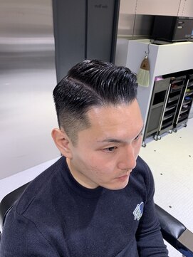 フランクスバーバーザスタンド(Frank’s barber the stand) ナチュラル七三フェードベリーショートF
