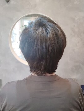 リスボン(lisbon) カットヘアーマニキュア