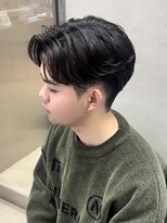 リベル(LIBER)&nbsp;メンズカット/カルマパーマ/韓国/センターパート/八王子/岩名