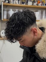 イーラ(era)&nbsp;スペインカール　ツイストスパイラル眉カットメンズパーマ