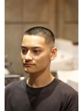 キングスマントーキョー 立川北口店(KINGSMAN TOKYO) アップバング / ツーブロック / スキンフェード 【立川】