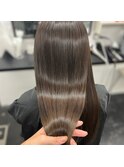 労りカラーで透明感抜群のツヤツヤヘア