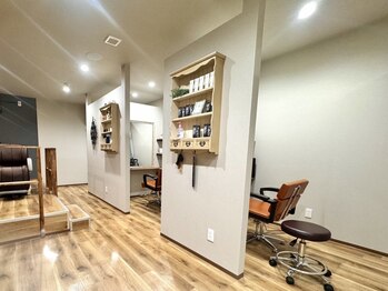 ピュアラヘアー 北24条店(Purer Hair)の写真/【全室半個室】大人女性のお悩みも相談しやすい空間◇あなただけのサロンタイムをお過ごし下さい♪