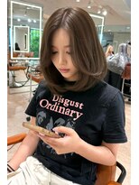 ランズ アネックス 梅田(LANDS ANNEX)&nbsp;カーテンバングでミディアムレイヤーカット 【大阪 梅田】