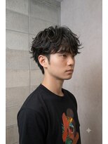 ワンワンオー バーバーショップ コンチネンタル(@110 BARBER SHOP continental) フェザーパーマセンターパートシャギーマッシュ