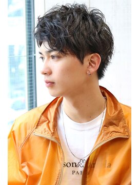 ネイビー(NAVY) 横顔もカッコよく決まる！スパイラルパーマで造るクロスマッシュ