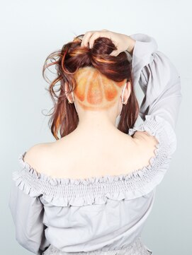 クリップ ジョイント ゴッド(CLIP JOINT GOD) 刈り上げアート×エクステ