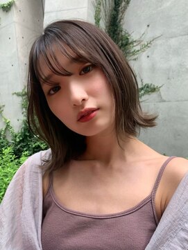 バズ ビー(BUZZ Bee) 外はね×グレージュ