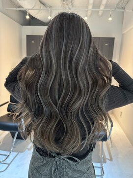 ヨロ 小岩(YOLO) ハイライトカラーミルクティーベージュケアブリーチダブルカラー