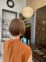 アールトゥーヘアー(art To Hair) ベージュ／ショート／大人女子