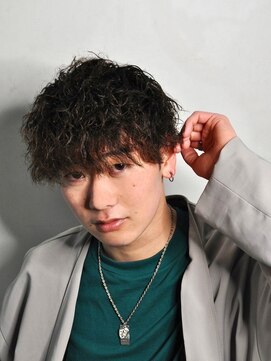 ヒロ銀座 バーバーショップ 札幌本店(HIRO GINZA BARBER SHOP) メンズショートビジネスツーブロックセンターパートフェード