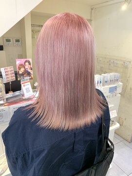 ネオリーブカフ 鶴ヶ峰店(Neolive caff) ペールピンク ダブルカラー 外ハネボブ