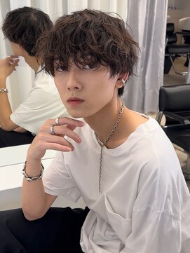 アコロン(acoron.) マッシュ/無造作/スパイラルパーマ/池袋メンズカット