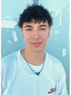 ジジバイワースホワイル(jiji by WORTH WHILE) 外国人風パーマウルフカルマパーマベリーショートダークアッシュ