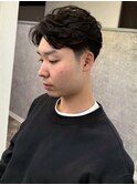フェザーパーマ 刈り上げ ツーブロック 黒髪 センターパート