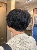 パーマを活かしたショートスタイル/顔周り/ハンサムショート
