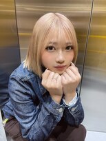 ハイパー(HYPER)&nbsp;ベージュ × 切りっぱなしボブ