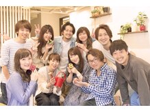 スタッフは6名♪みんな話しやすく優しいスタッフばかり(^_-)-☆（写真は三鷹店スタッフも入ってます）