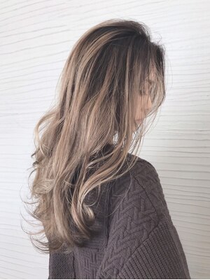 トレンドを意識したカラーのご提案で垢ぬけヘアーへ♪ダメージケアもばっちり◎発色の良いトレンドカラーに