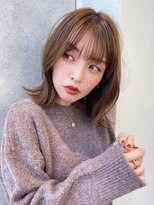 くびれミディアム_ダークアッシュチェリーブラウンフェミニン