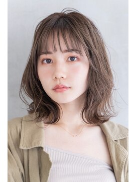 テイラー(Taylor) Taylor【大宮】くすみベージュ×外ハネボブ