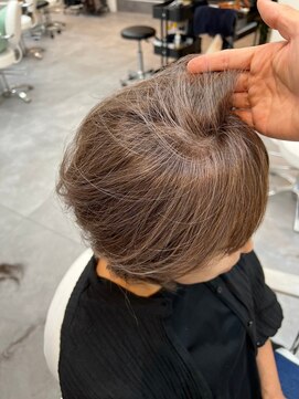 アルトル 池袋(altru) ◇大人可愛い30代40代50代白髪ぼかしショートボブくびれショート