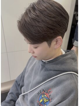 キートス(Kiitos) 【ビジネススタイル】7;3センターパート×リバースパーマ