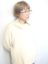 バース(BIRTH)&nbsp;天神【BIRTH】くすみベージュ×耳かけマッシュショート　4