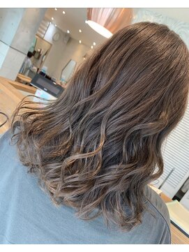 ツリーズ(Trees) グレージュカラー