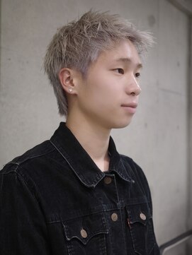 キャロルガーデンズ ボコカ 表参道(Carroll Gardens bococa) スパイキーショート、メンズカット、ホワイトベージュ