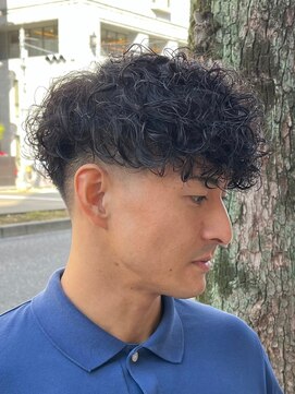 ローウェ バイ フィフス 立川メンズサロン(Louwe by fifth) 立川外国人風スペインカール刈り上げフェードメンズパーマ緩め