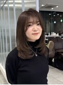 ミディアムレイヤーカット/ワンカラーでつくるオリーブベージュ