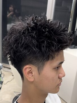 エデアンルクラ 下通(EDEAN Leclat) 熊本 スパイキーショート パーマ アップバング MEN'S HAIR