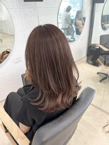 ビーヒアナウ N゜03 金沢駅西店(BE HERE NOW) くびれミディアム×ミルクブラウン