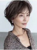 白髪ぼかしハイライト大人ショートボブ