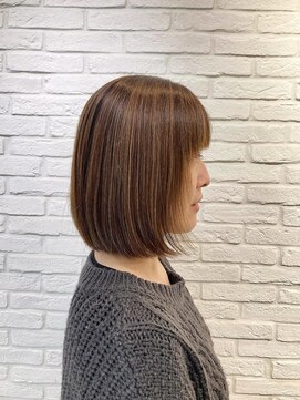 シンプルボブとハイライト