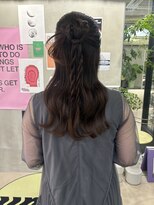 ウム(umu.)&nbsp;ヘアセット / ヘアアレンジ / ハーフアップ / カチモリ