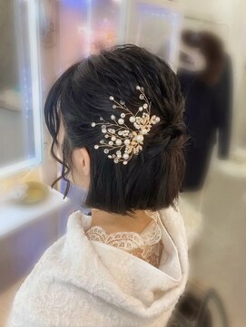 アトリエビューティーアミュ(atelier beauty AmU) 結婚式 二次会 お呼ばれ ハーフアップ×華やかアクセ