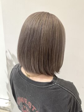 ラヴェストバイフレイスウェル(LOVEST by frace well) がっつりイメチェン☆ブリーチ2回　ハイトーンシルバーボブ