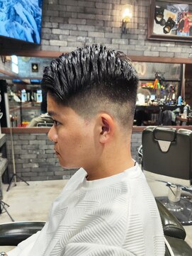 スリーセント 栄(3/cent) サイドパート/フェードカット/スキンフェード