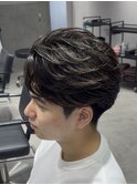 毛流れニュアンスパーマセンターパートフェザーショート
