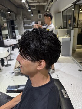 フランクスバーバーザスタンド(Frank’s barber the stand) サーフカール/スパイキーショート/フェザーパーマ/飯田橋S