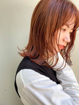 シロ 大名2号店(SiLO) 暖かみ感じるオレンジブラウン