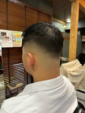 MEN’S HAIR/サーフカール/刈り上げセンターパート/柏