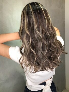 アンダーバーホワイトモデ 河内長野(_WHITE mode) 抜け感♪ハイライトロンググレージュ立体感