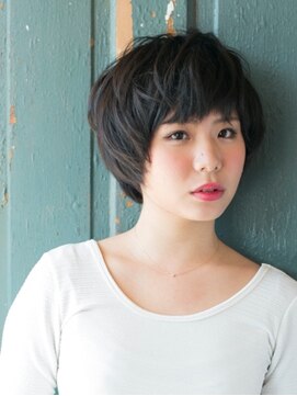 アメリエギャルソン(amelie et garcon) 【amelie】暗髪でも大人かわいいマッシュショート