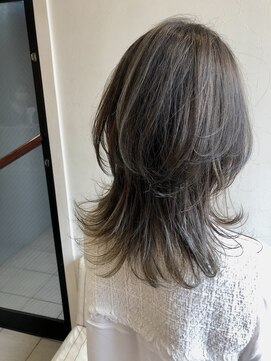 ペネロープ(Penelope) ウルフカット/レイヤー/グレージュ 担当 夕島