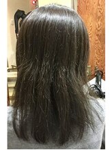 カットによるダメージその１「広がりとクセ毛への変化」