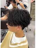 センターパート×波巻きパーマ